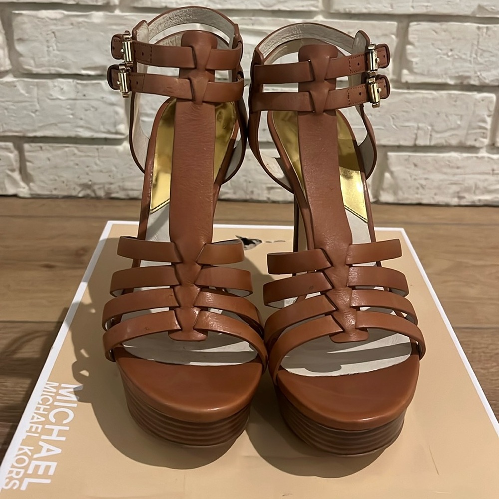Never Worn Michael Kors Brown Leather T Strap Platform Heels 8.5M